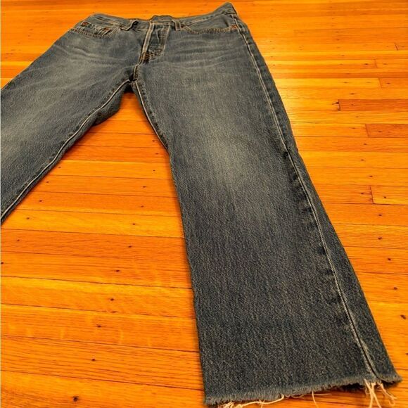Levi’s 501 Premium Denim Crop Jeans - Picture 6 of 7